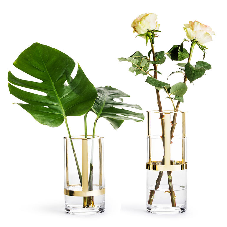 goudkleur Houdbare glazen vazen met gouden rand en bloemen.