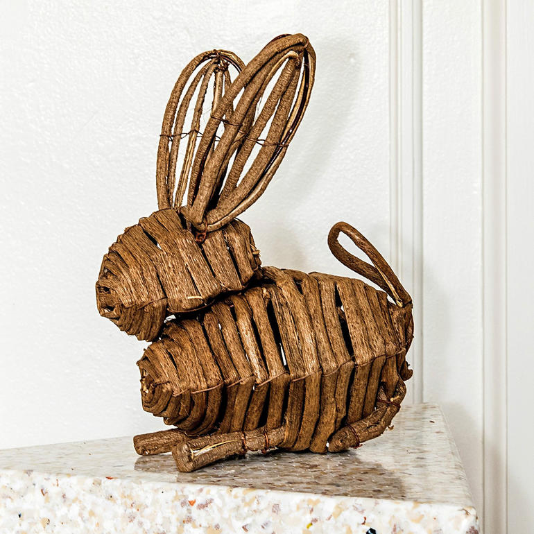 Wijnstok-hazen, set van 3 Kleine wijnstokken konijn van natuurlijk materiaal met rechtopstaande oren.