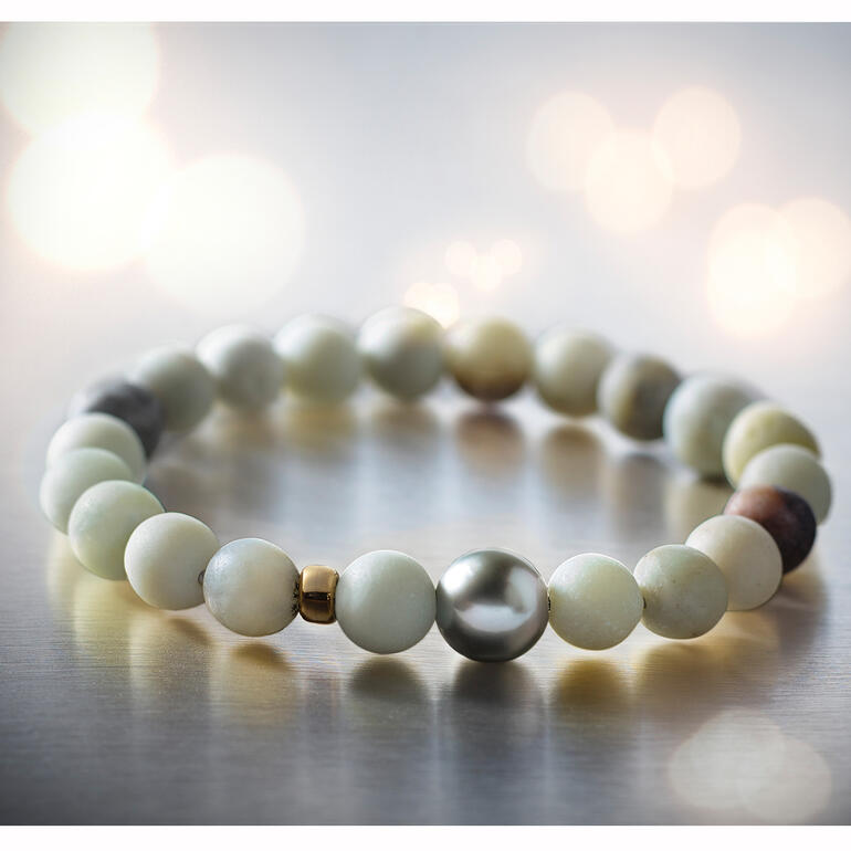 Amazonietarmband met Tahiti-parel op een zilveren ondergrond