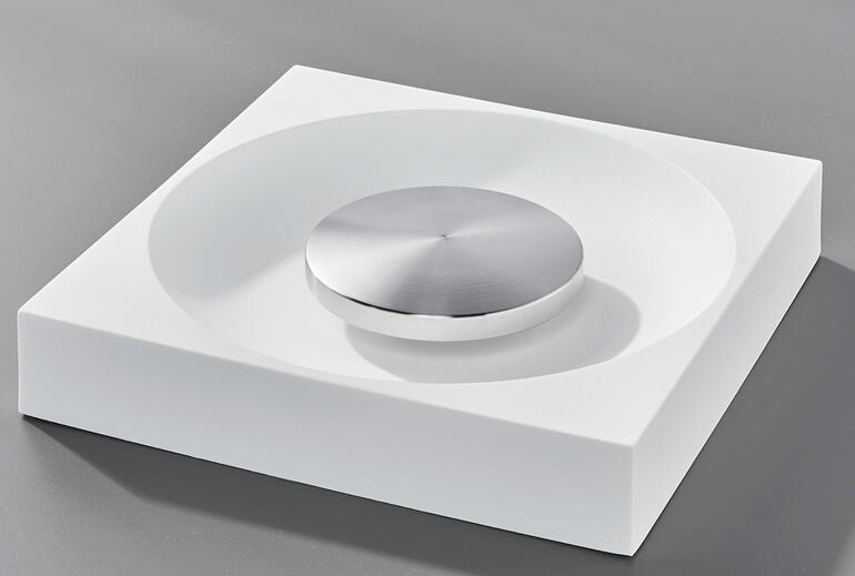 Geurnoot XL in een minimalistisch ontworpen omgeving.