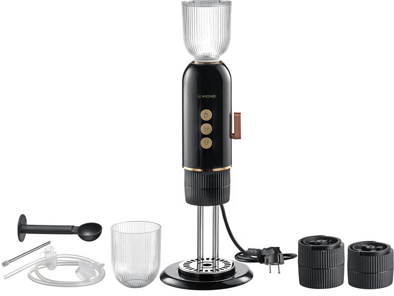 4-in-1 koffie- en theezetapparaat 4-in-1 koffie- en theemaker met accessoires op een tafel