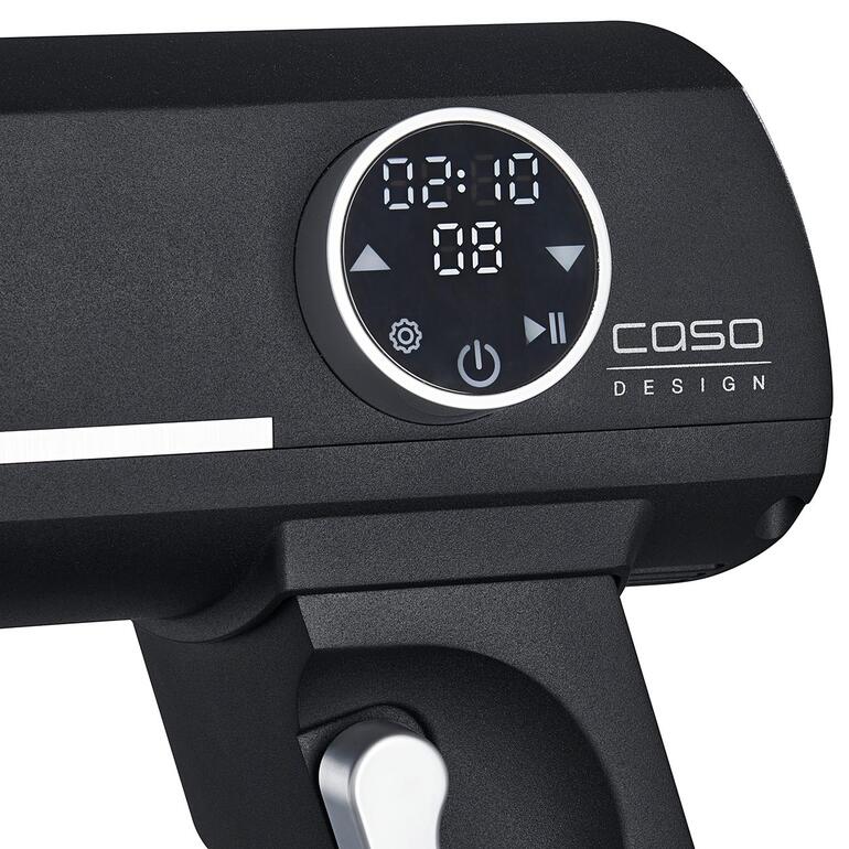 Zelfverklarend touchscreen met timerfunctie. Display van de Caso KM 1.800 keukenmachine met bedieningsknoppen.