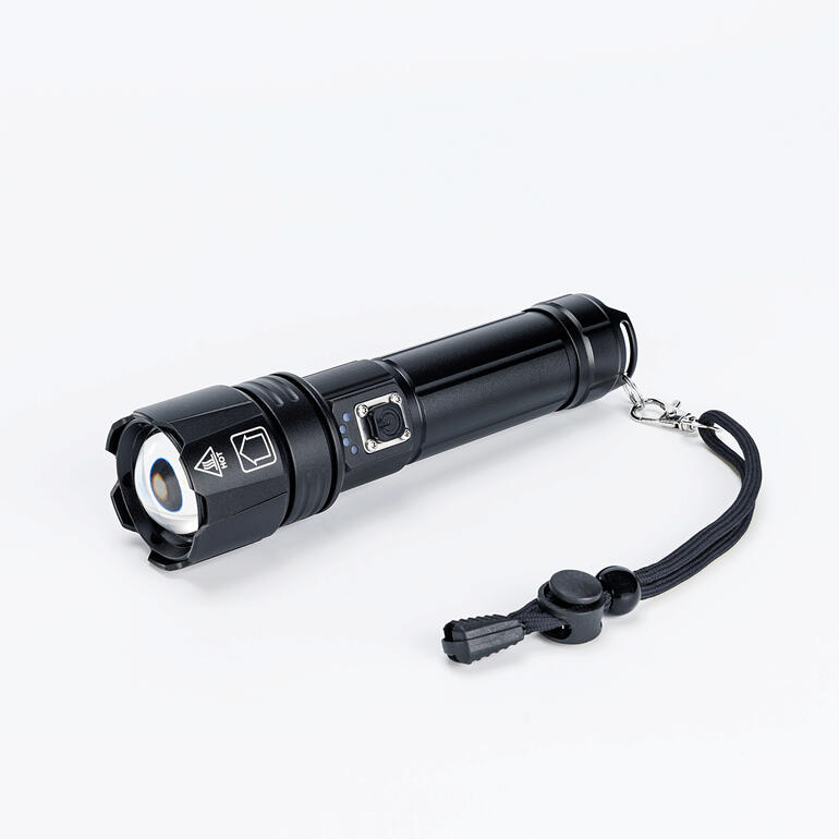 Survival zaklamp op een witte achtergrond.