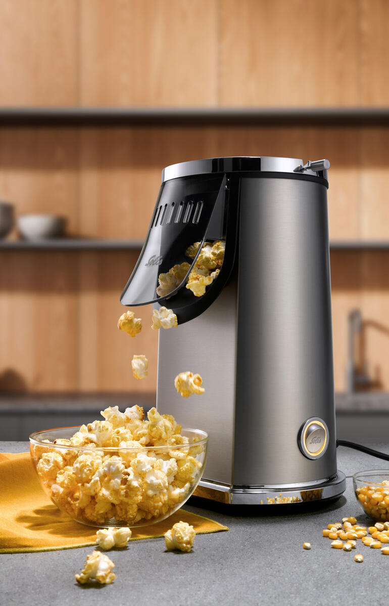 Solis popcornmaker met verse popcorn in een kom