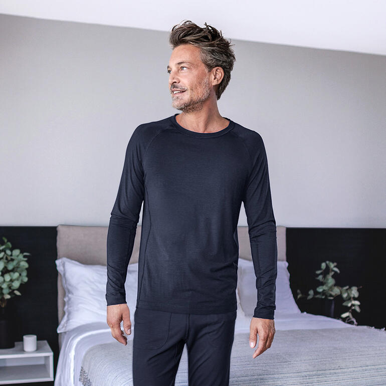 Dagsmejan herenpyjama-shirt, voorkantweergave in donkerblauw.