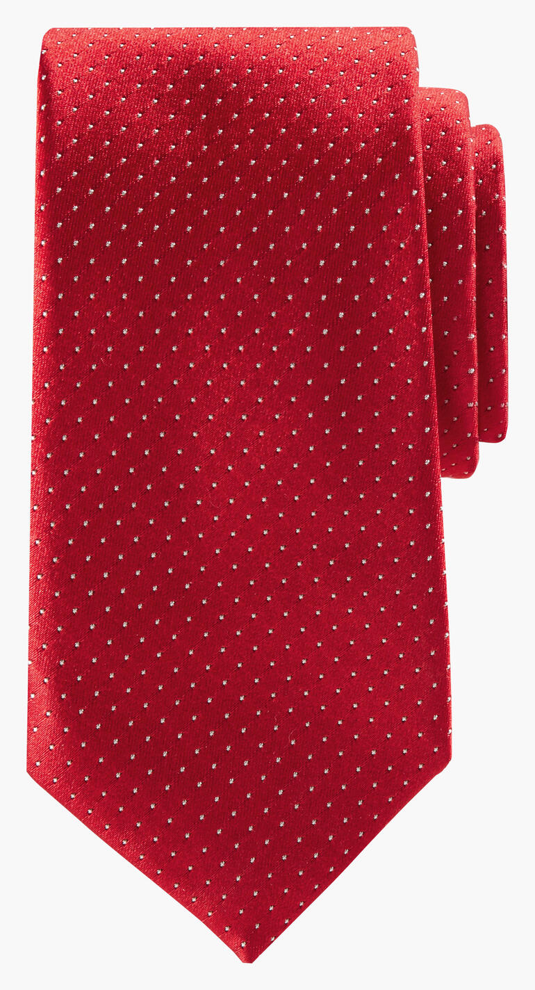 Rode Ascot zijden stropdas met witte stippen op een witte achtergrond.