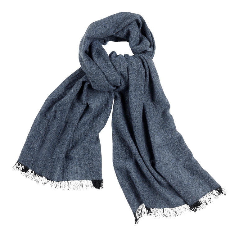 Donkerblauwe cashmere sjaal met franjes.
