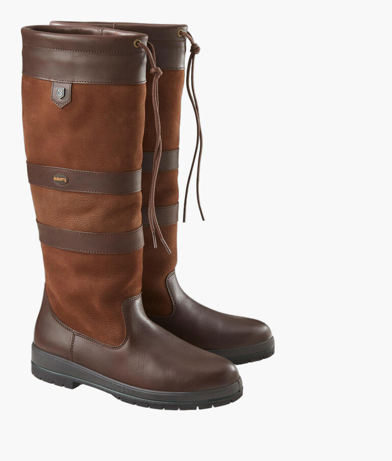 Twee Dubarry waterdichte leren laarzen in bruin met veters.