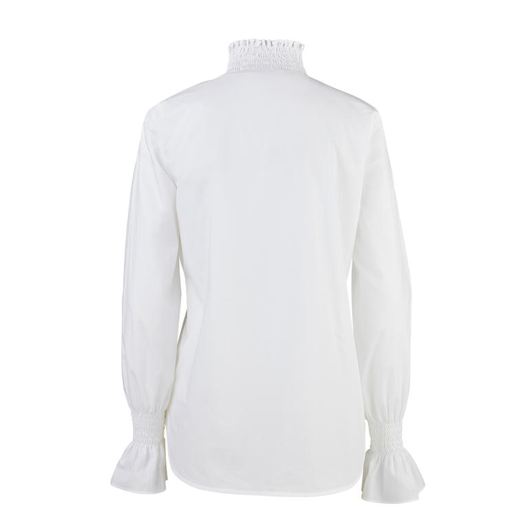 Aybi basic blouse Achteraanzicht van een witte blouse met gathers op de kraag