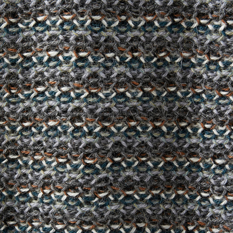 7-kleurige trui van alpacawol Detailopname van een grijze 7-kleuren alpaca-trui met gestructureerd patroon.