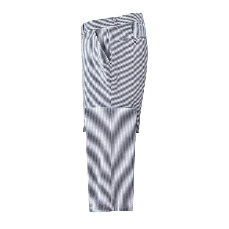 Seersucker-broek in blauw/wit gestreept, maat onbekend, op een witte achtergrond