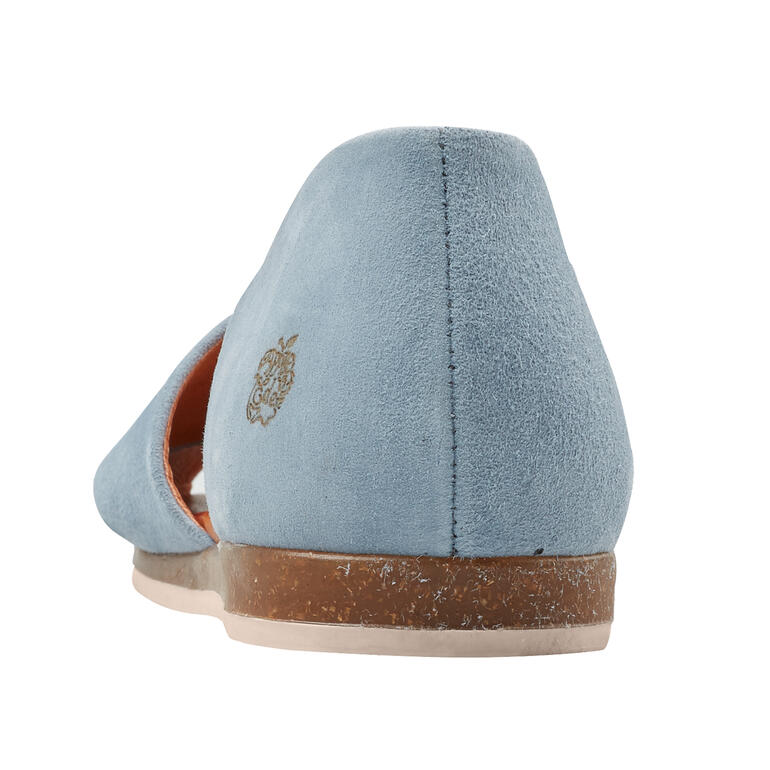 Achteraanzicht van een blauwe kruisbanden sandaal.