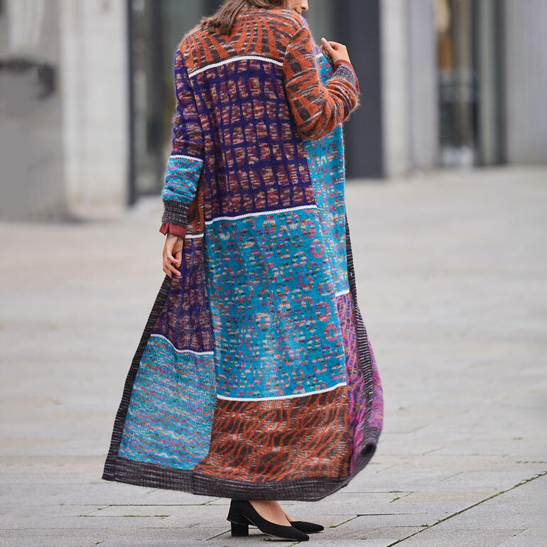 M Missoni mohair-maxi-mantel Vrouw van achteren in een kleurrijke M Missoni Mohair-maxijurk.