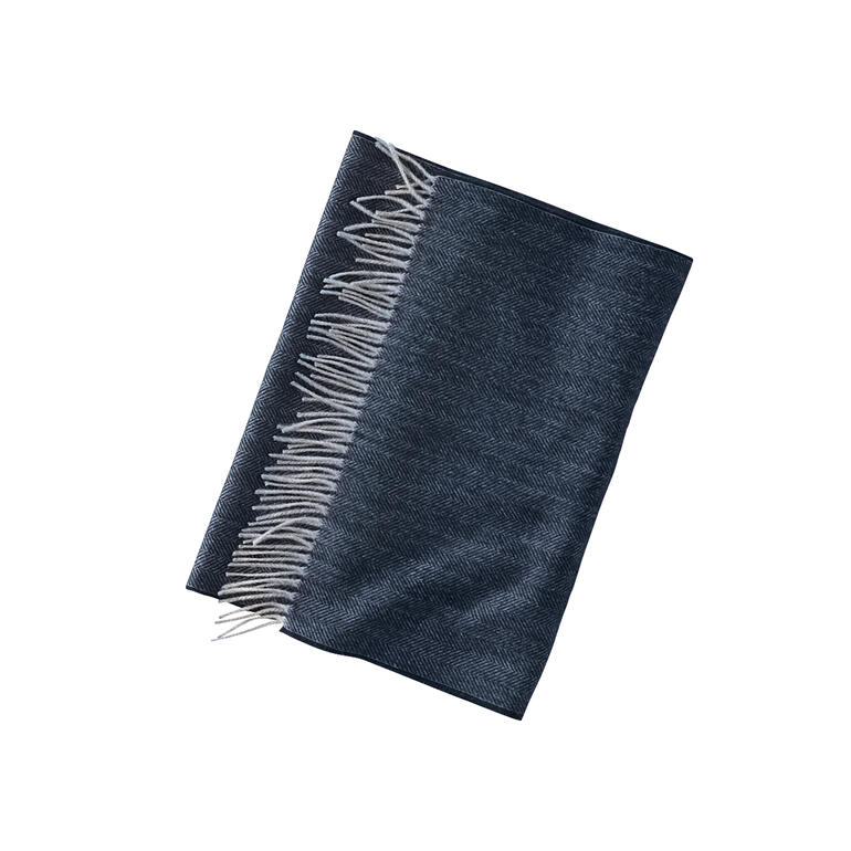 blauw Donkerblauwe kasjmier sjaal, samengebonden.