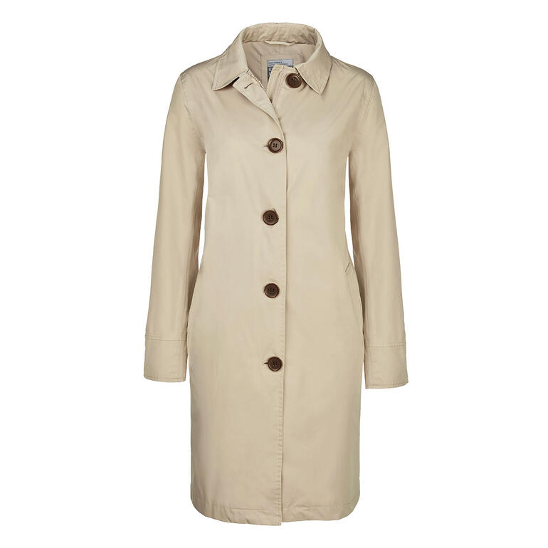 Vooraanzicht van een beige travelcoat met grote knopen op een neutrale achtergrond.