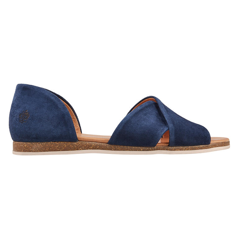 Zijaanzicht van de Apple of Eden kruisband sandalen op een witte achtergrond.