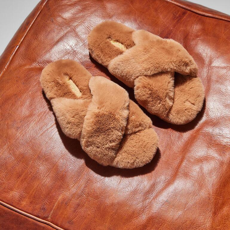 flip*flop® pantoffels met imitatiebont Faux-fur slippers in lichtbruin, boven- en onderzijde gezien.