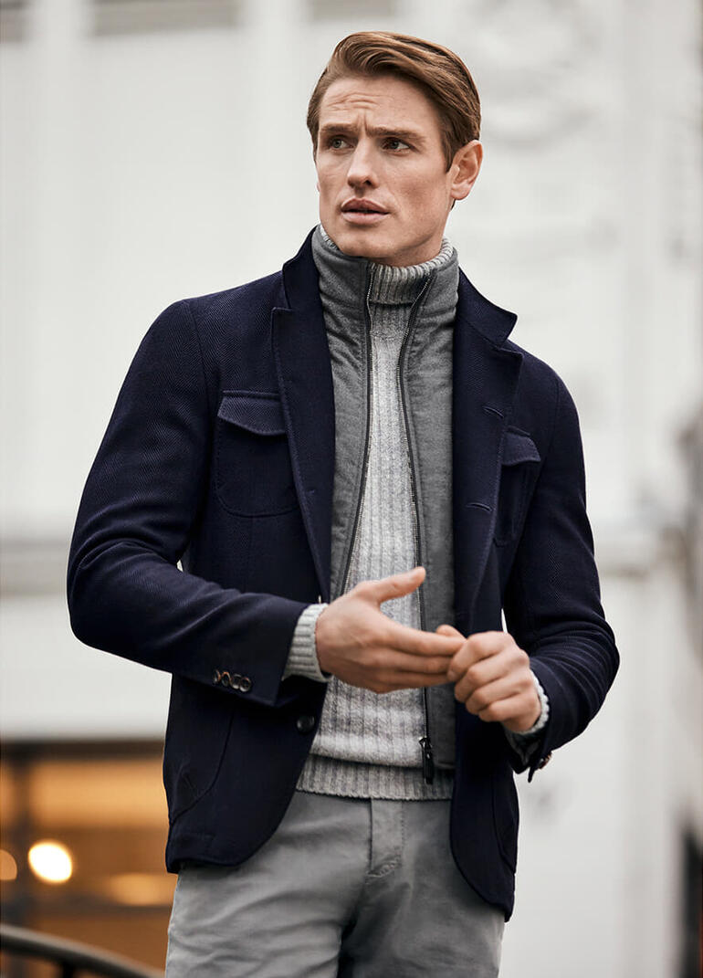 Carl Gross jersey jas Donkerblauwe Windstopper jack van Carl Gross met staande kraag en zakken.