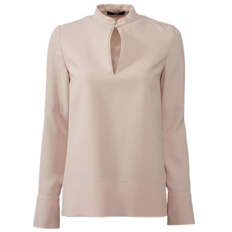 shirt Vooraanzicht van een beige blouse met een hoge kraag.