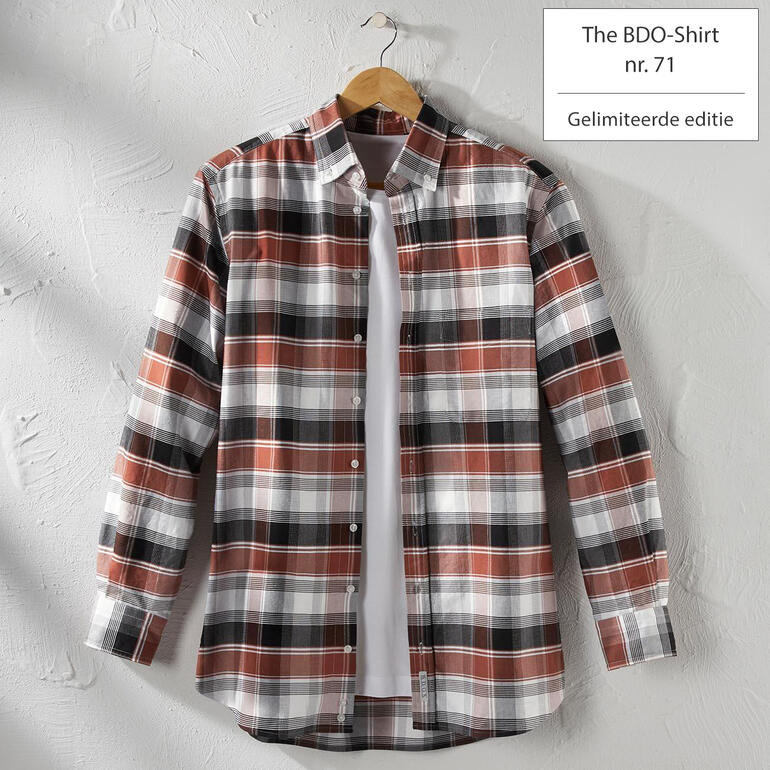 The BDO Shirt, Limited Edition No. 71 Geruit katoenhemd in rust- en grijstinten, met een klassieke kraag, open aan de voorkant.