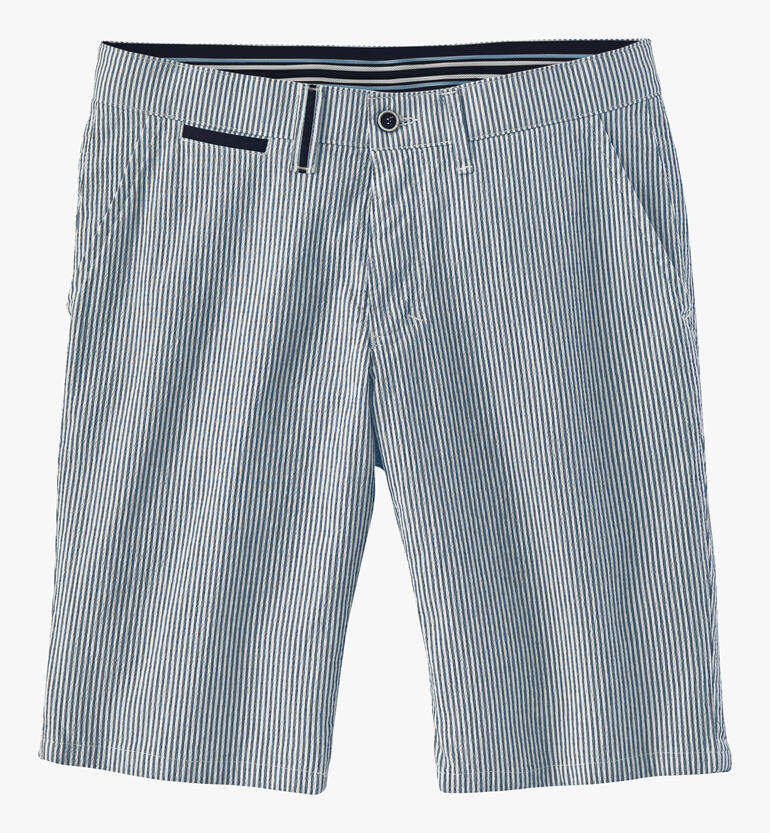 Gestreepte Seersucker bermuda's in blauw en wit met zijzakken.