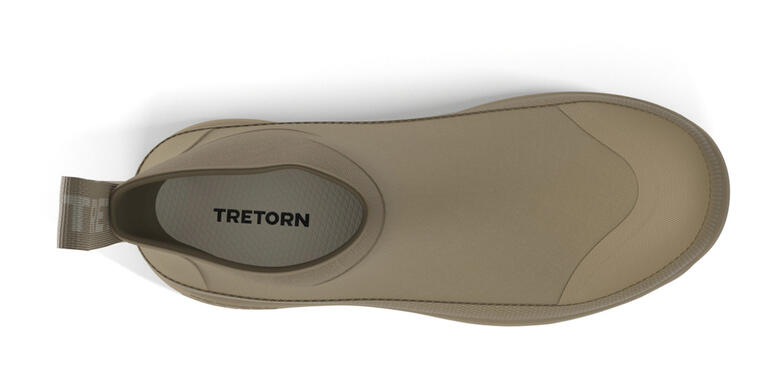 Bovenaanzicht van een beige Tretorn neopreen Chelsea-boot.