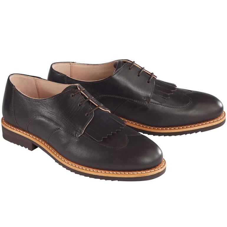 desenrasco Urban-Derby - Zo modern en licht kan een klassieke, ‚goodyear’ derby-schoen zijn: traditioneel met de hand gemaakt. Twee bruine desenrasco Urban-Derby met franjes.