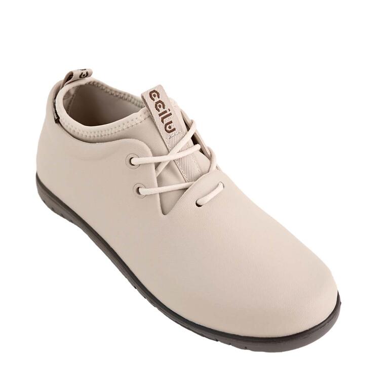 Beige Ccilu regenlaarzen met veters vanaf de zijkant.