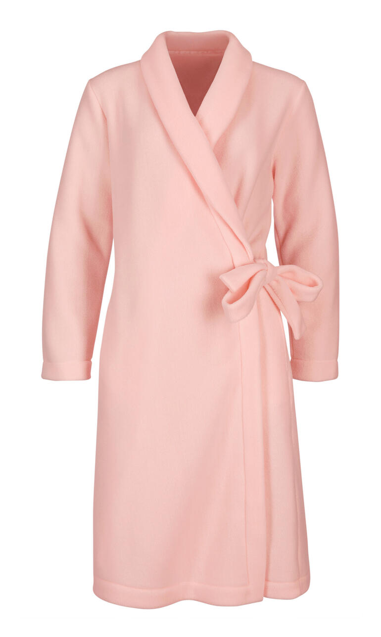 Roze fleece ochtendjas, frontaal afgebeeld.