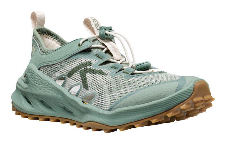 Sagekleurige hybride sneakers in maat 36 met ademend mesh bovenwerk.