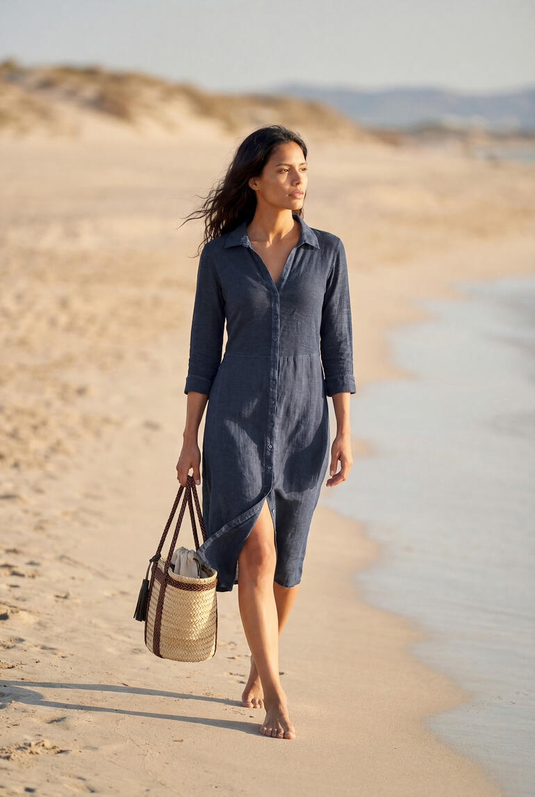 Linnen combinatie jurk in donkerblauw, eenvoudig en comfortabel op het strand